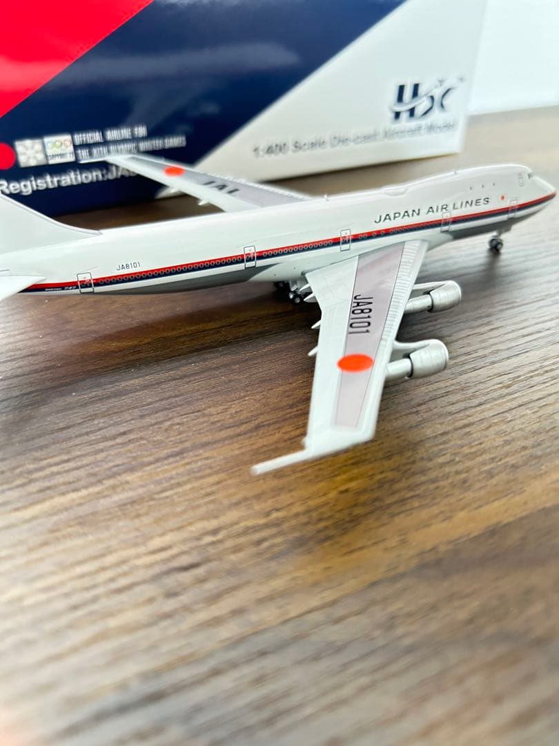【超精密】B747 -100 JA8101 JAL 日本航空1/400 台座付き