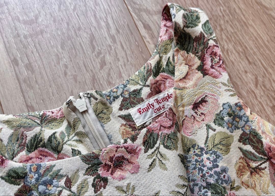 エミリーテンプルキュート薔薇ゴブラン＆レースJSK ワンピ 美品 - メルカリ