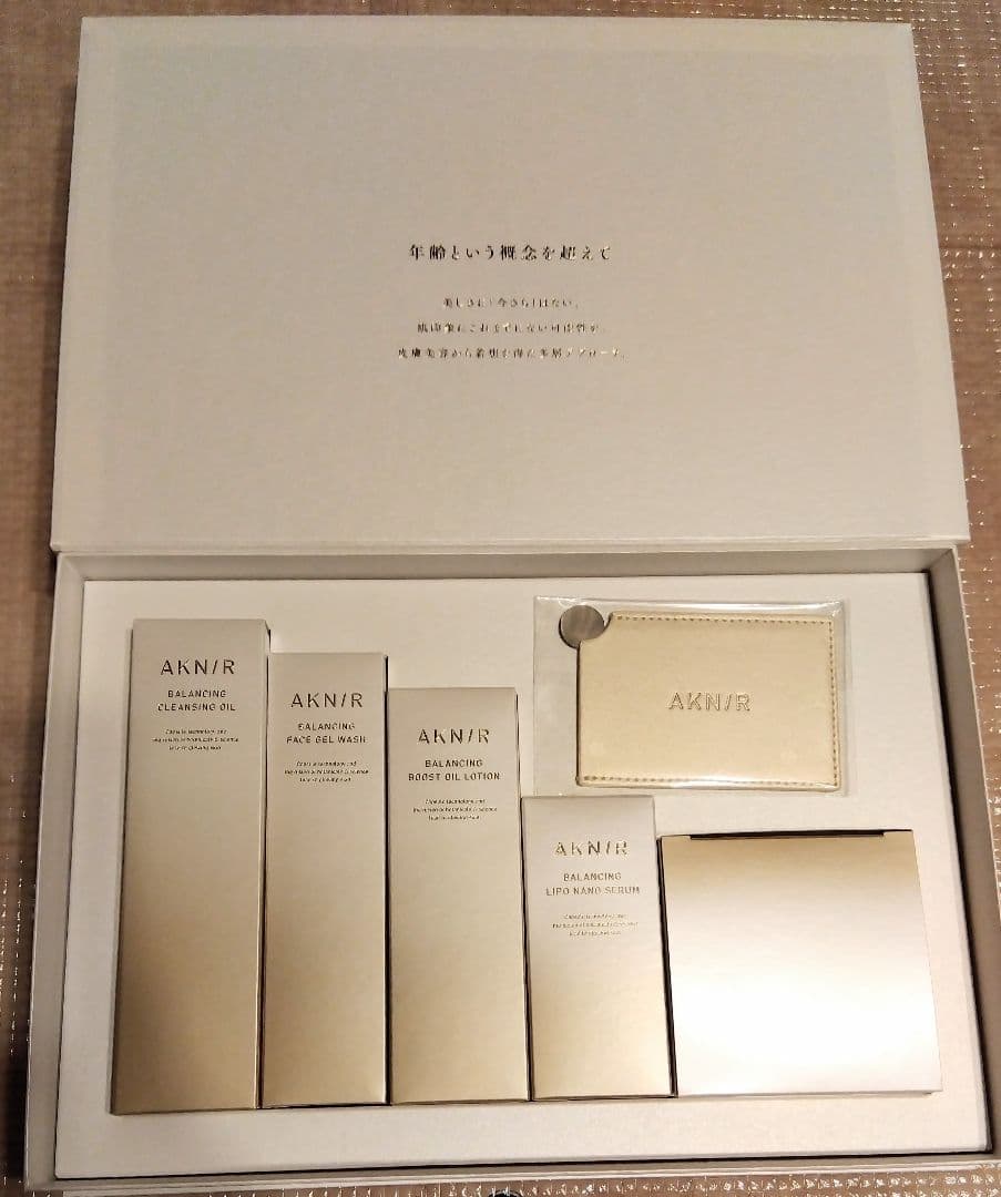 アクニー スキンケア5点セット ミラーおまけ付　新品未使用品 AKNIR スキンケア5点セット マスターパック アクニー おまけ - メルカリ