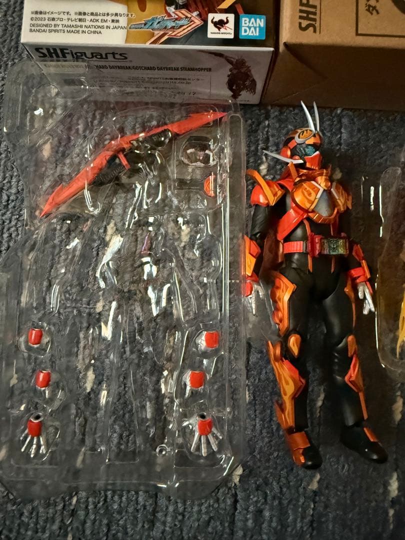S.H.Figuarts 仮面ライダーガッチャードセット