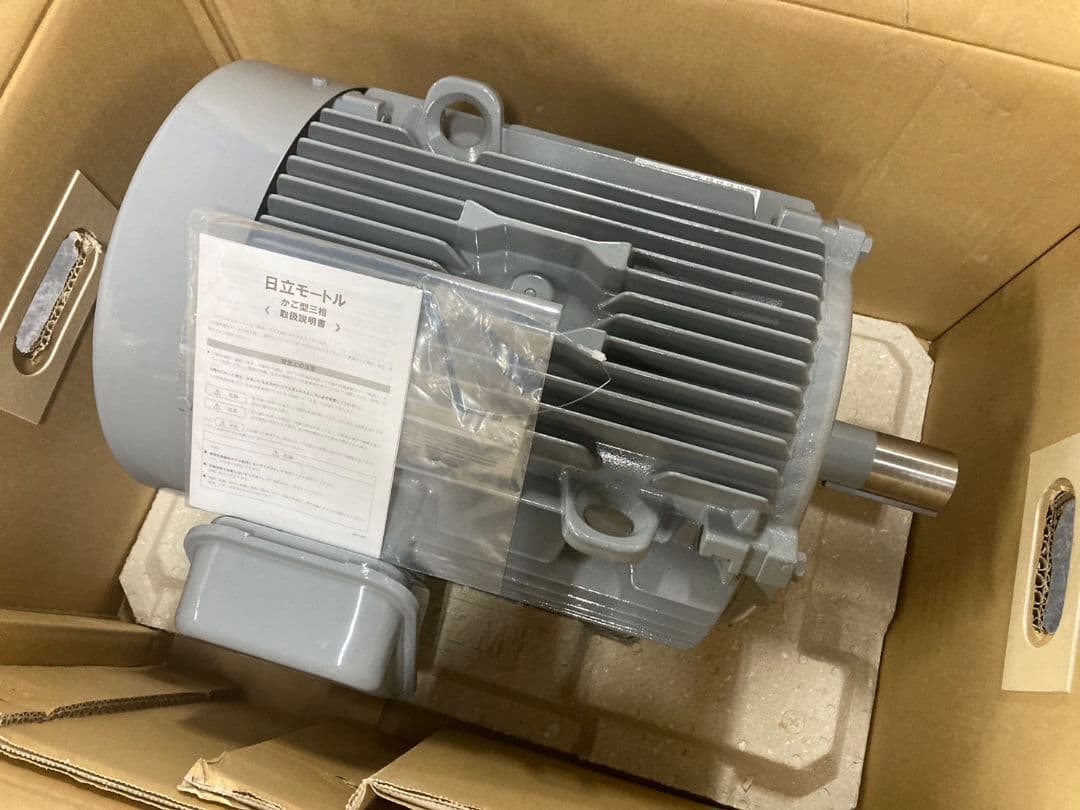 日立モーター　7.5kw4P200V ベース無　端子箱左　未使用品