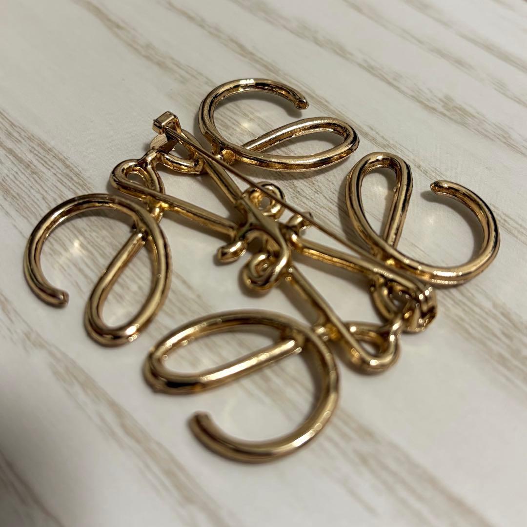 希少ungaro ウンガロ ヴィンテージブローチ タッセル ロープ編み ゴールド