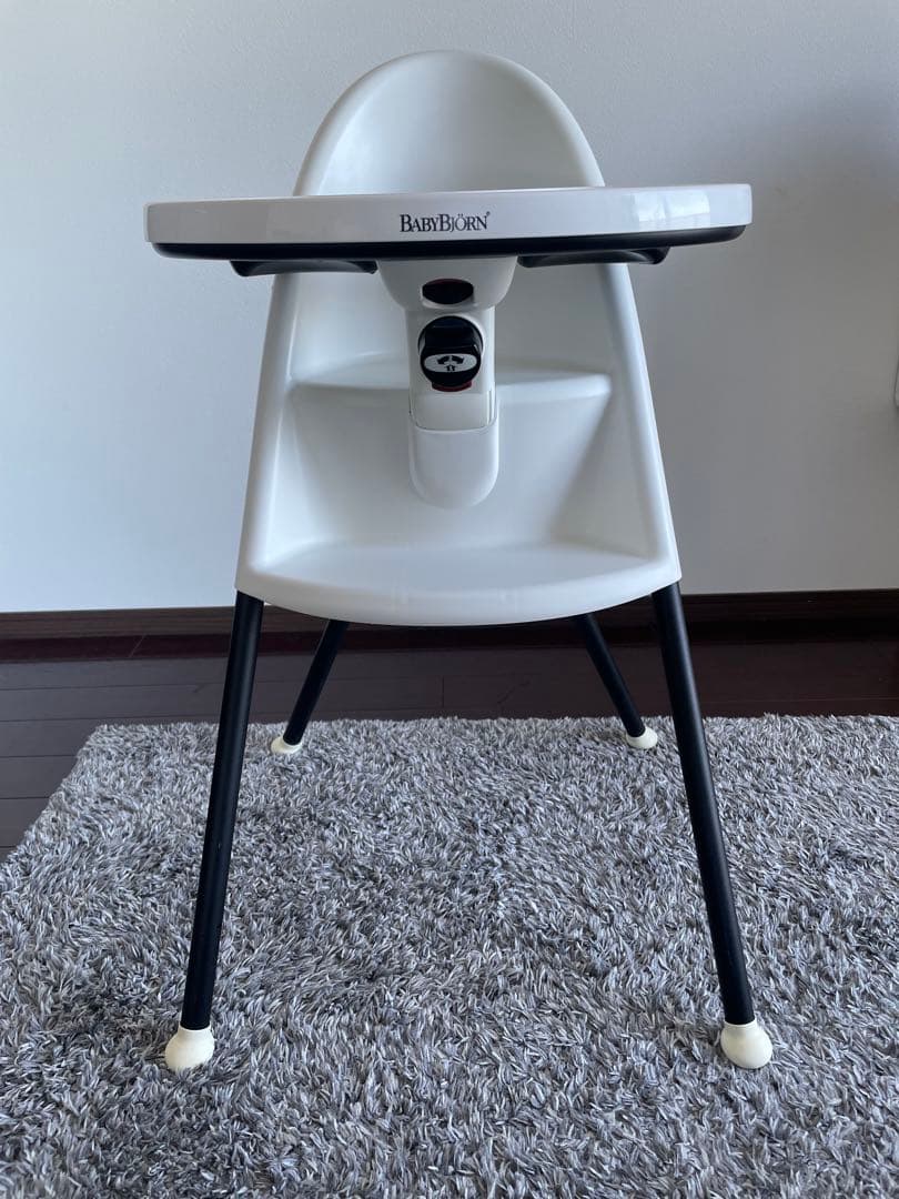 BABYBJÖRN ハイチェア ホワイト/ブラック（ハーネスなし）ベビービョルン Amazon | ベビービョルン 【日本正規品保証付】 ハイチェア (ハーネス