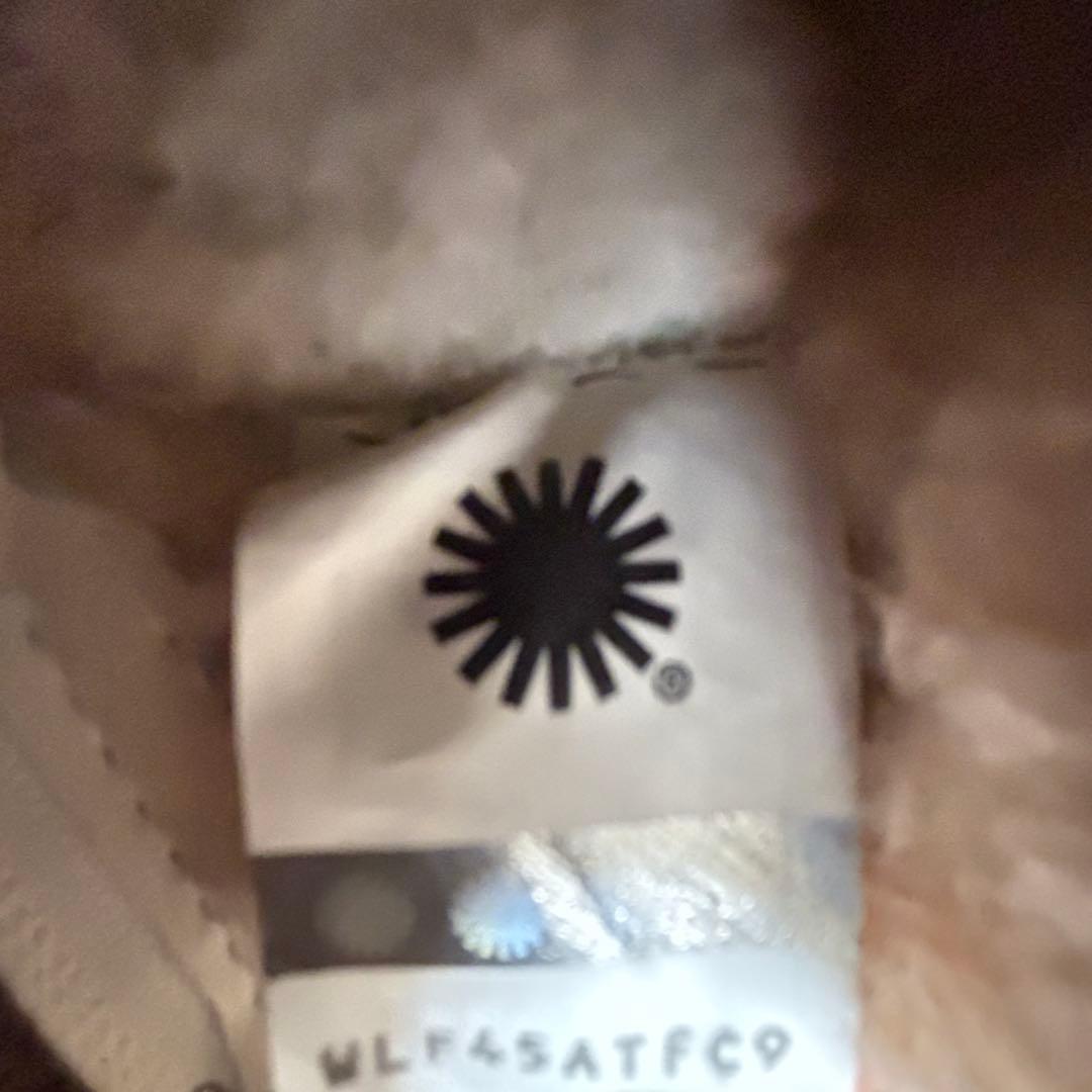 読様 UGG W RIDGE MINI ブーツ 厚底 防水 DRY TECK - メルカリ