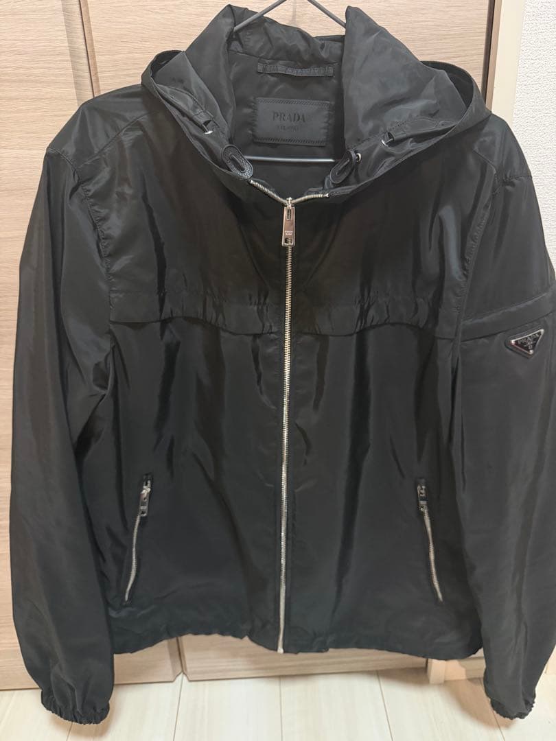 PRADA ブラック ナイロンジャケット サイズ54 トライアングルロゴ PRADA ブラック ナイロンジャケット サイズ54 トライアングルロゴ