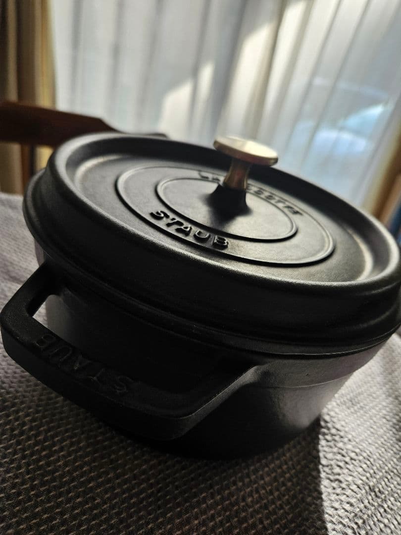 STAUB 鋳鉄製 22cm ココット黒 ストウブ 鋳物ホーロー鍋 ピコ・ココット | ツヴィリング公式
