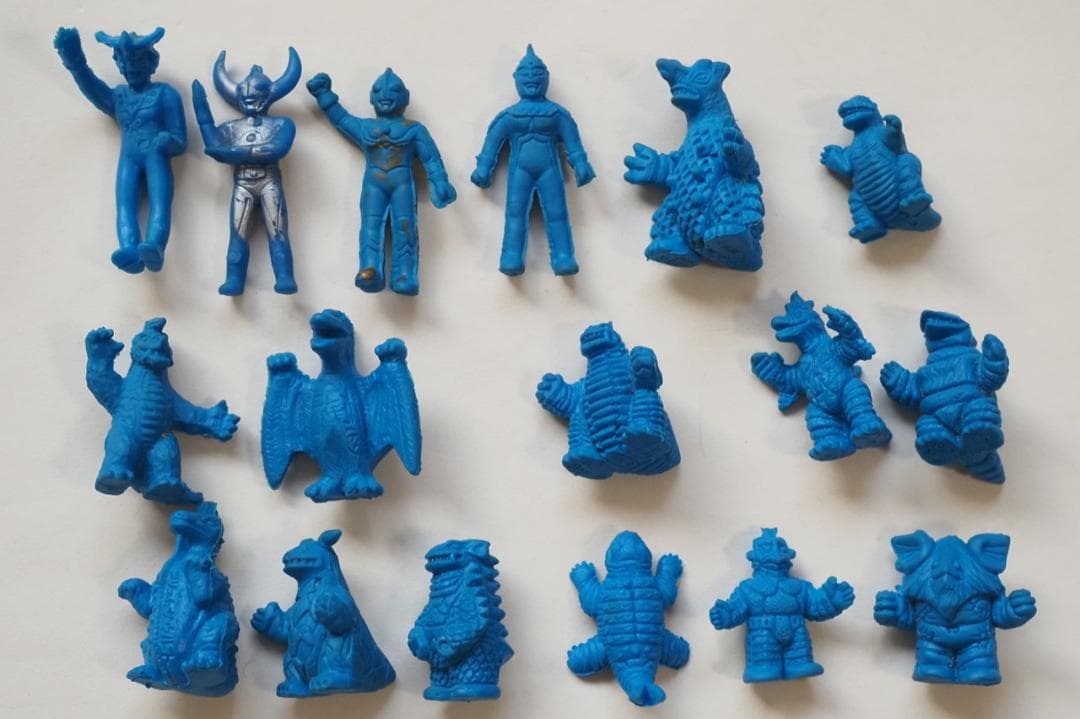 怪獣消しゴム】青 ウルトラマン＋怪獣 全17体 昭和レトロ 中古品