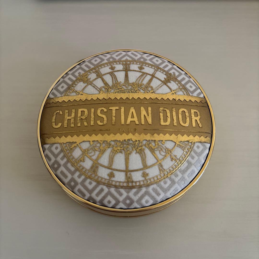 ディオール　フォーエバー　イドラグロウクッション　00.5Nニュートラル ディオール / ディオールスキン フォーエヴァー イドラ グロウ