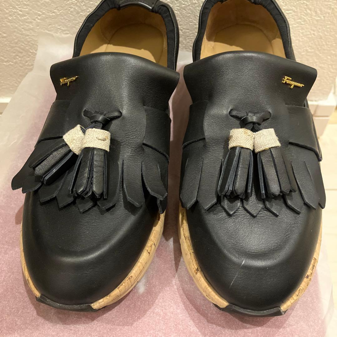 フェラガモ タッセルレザースリッポンローファー　靴袋付き MADOR 6 フェラガモ タッセルレザースリッポンローファー 靴袋付き MADOR 6