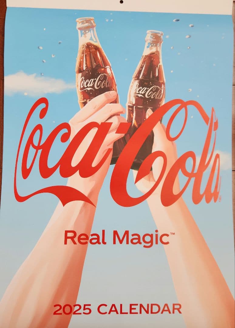 コカ・コーラ 2025 カレンダー Real Magic - メルカリ