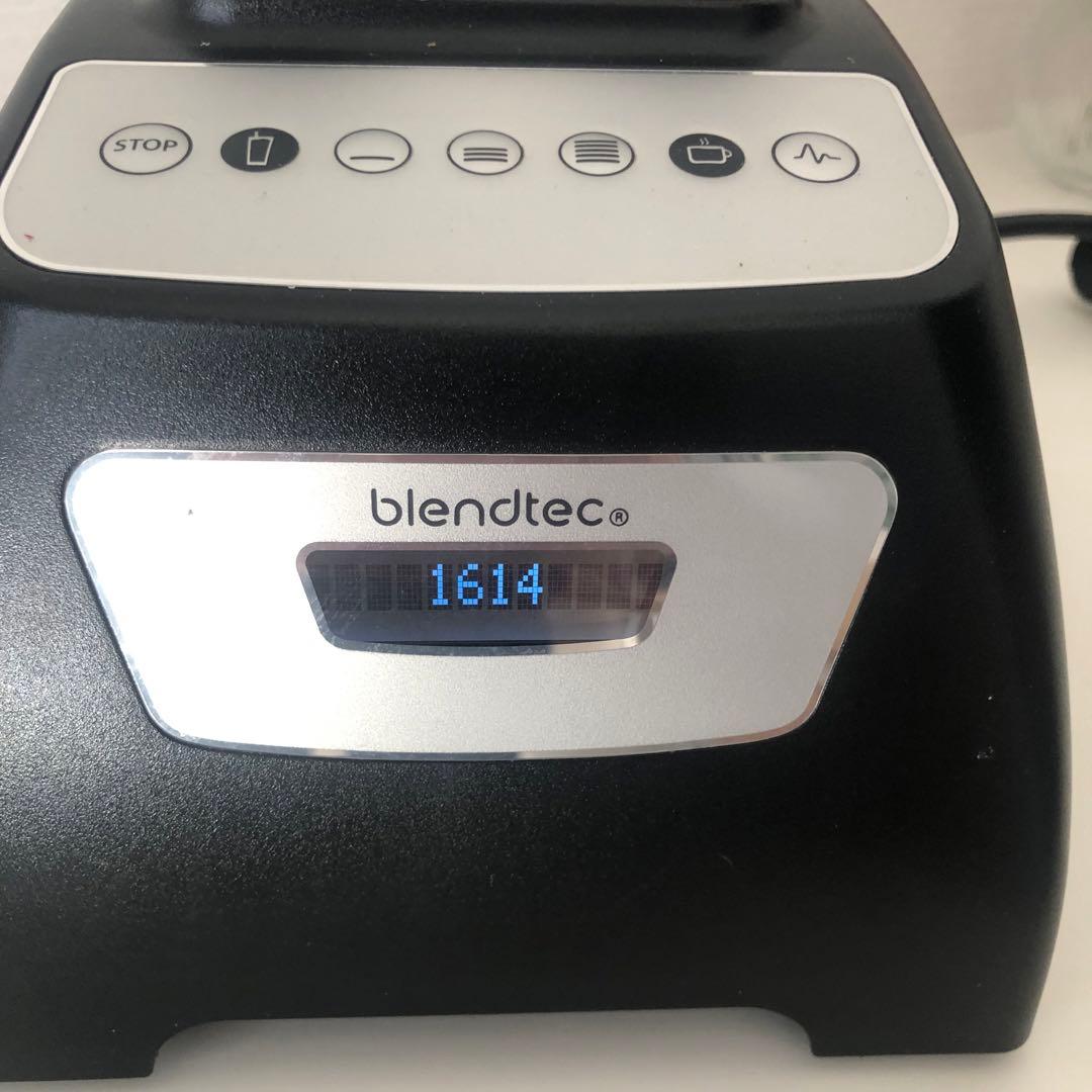 ブレンドテック blendtec CLASSIC 570 CTB2 中古良品 - メルカリ