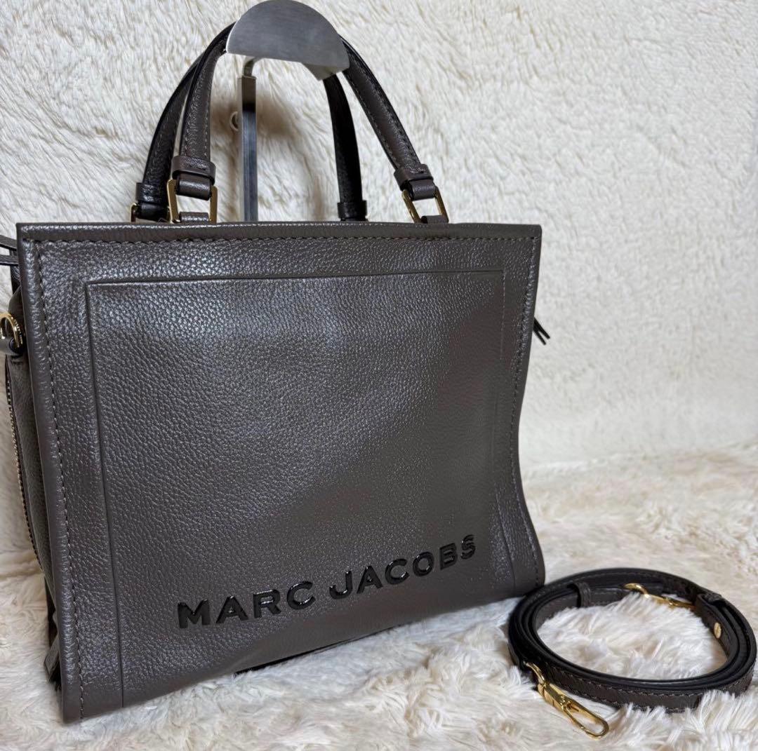 【美品】マーク ジェイコブス 2way THE BOX SHOPPER 29 MARC JACOBS（マークジェイコブス）の「THE BOX SHOPPER 29/ザ