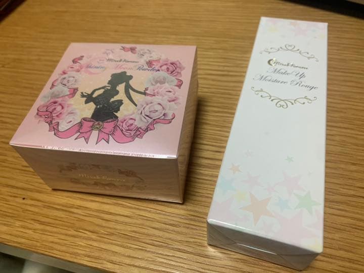 セーラームーンシャイニングムーンパウダーモイスチャールージュ ミラクルロマンス シャイニングムーンパウダー 2026 Limited Edition