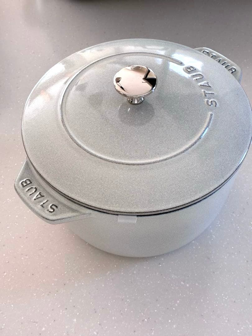 ストウブ staub ラ・ココット de GOHAN L 20cm カンパーニュ 0002224803-002.jpg