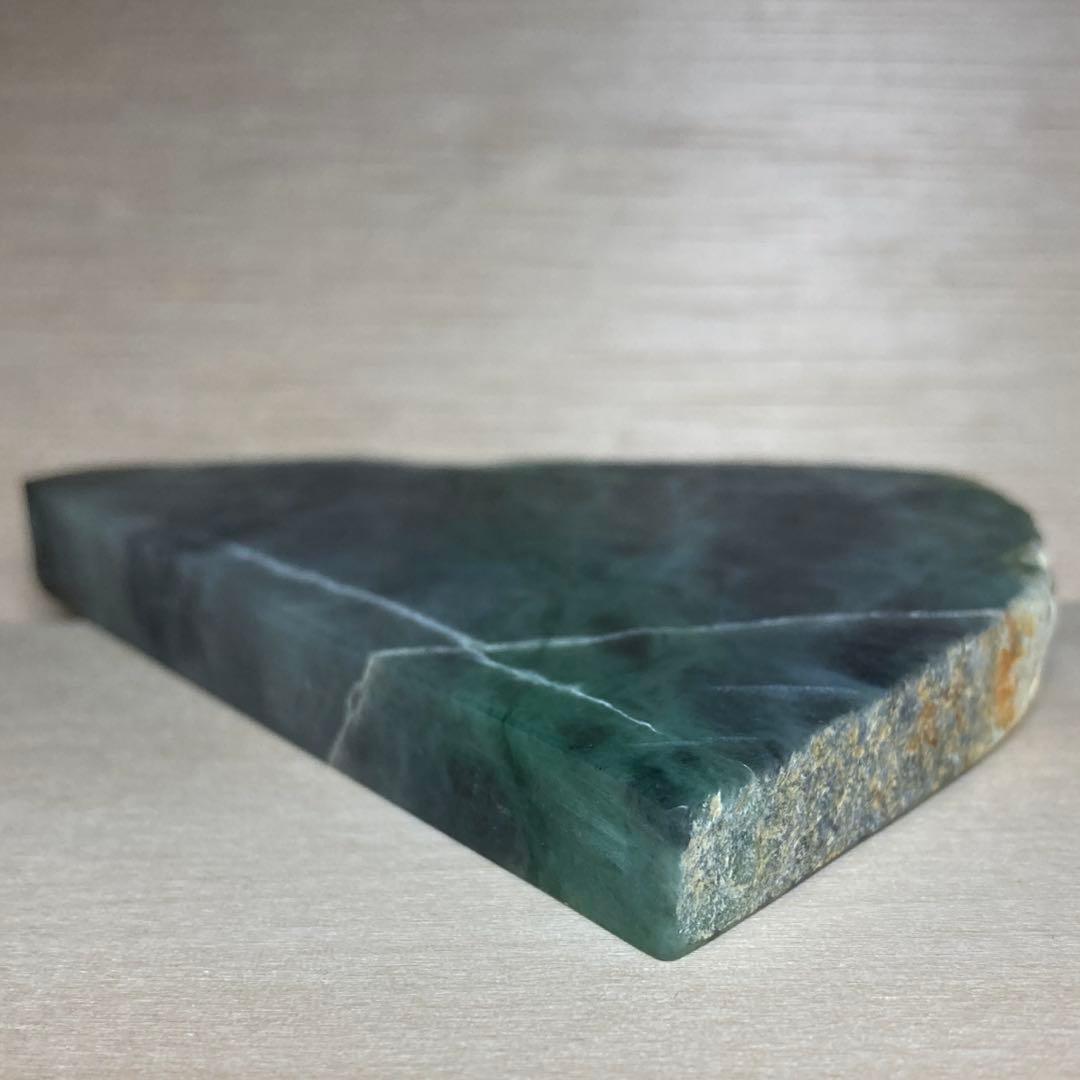 糸魚川翡翠　青梅川　トリカラー　翡翠　山石　スライス　原石　220.8ｇ