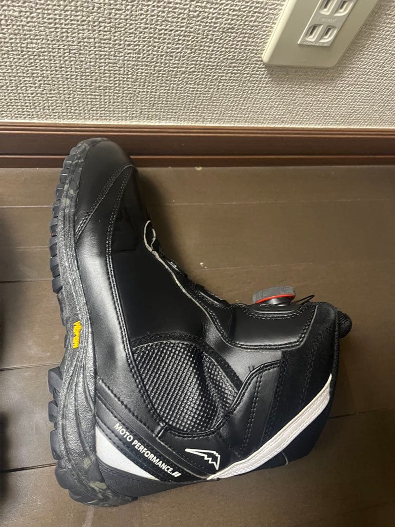 クシタニ　KUSHITANI BOAダイヤル式シューズ、アドーネ　25.5cm