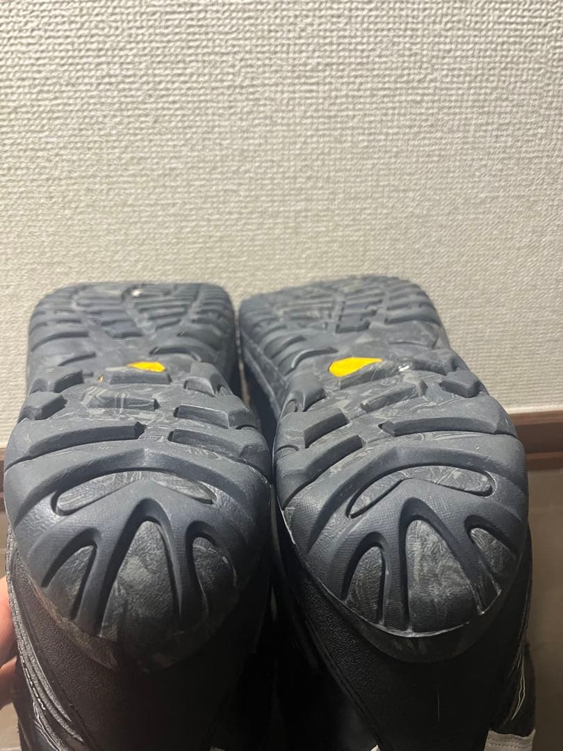 クシタニ　KUSHITANI BOAダイヤル式シューズ、アドーネ　25.5cm