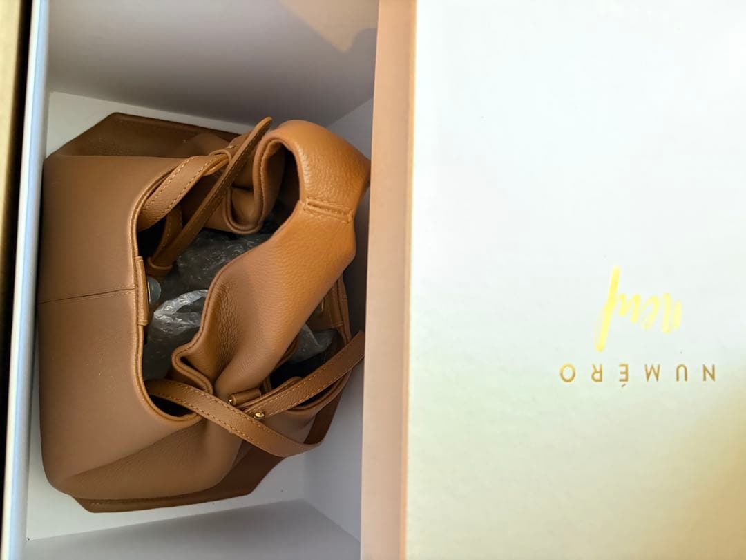 ポレーヌ Pole'ne Numero9 キャメルブラウン レザー ハンドバッグ