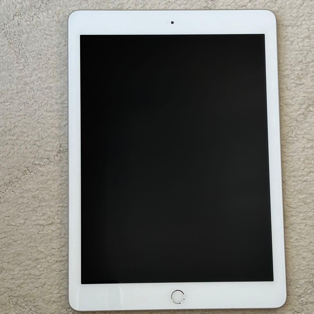 Apple iPad 第6世代 32GB シルバー Wi-Fiモデル Apple iPad 9.7インチ 第6世代 Wi-Fiモデル 32GB 2018年春モデル 価格