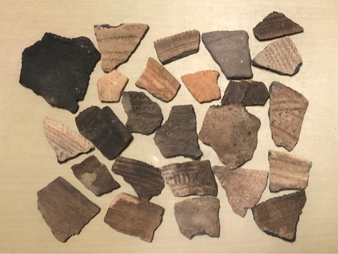 土器の欠片 縁の部分 No.707」です。 - メルカリ