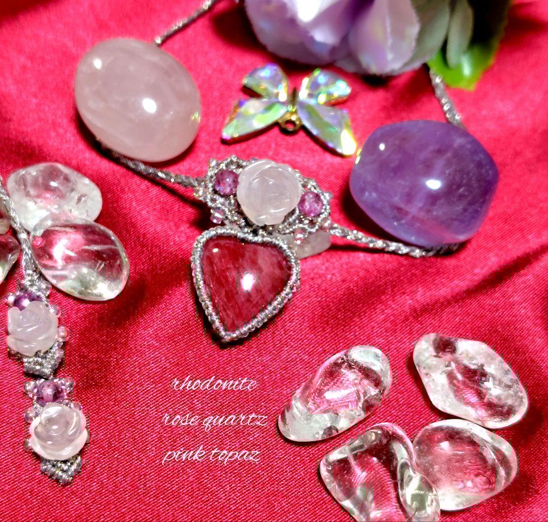 ♡ロードナイト、ローズクォーツ、ピンクトパーズマクラメネックレス