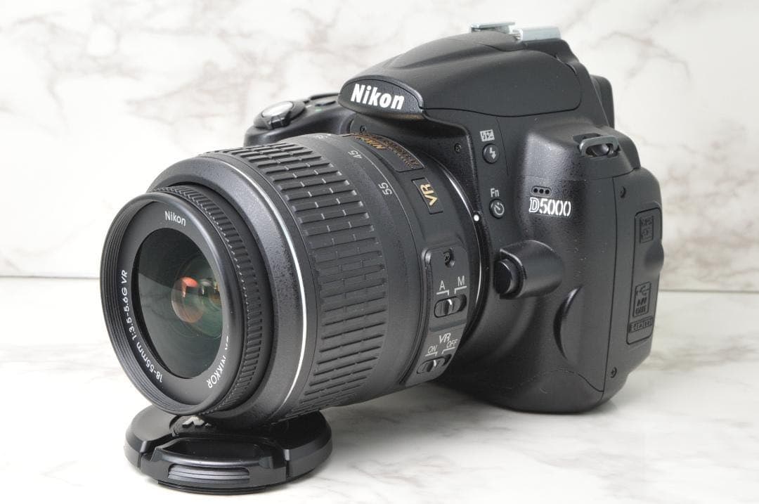 ニコン Nikon D5000☆スマホに転送OK☆自撮りラクラク☆即日発送ニコン