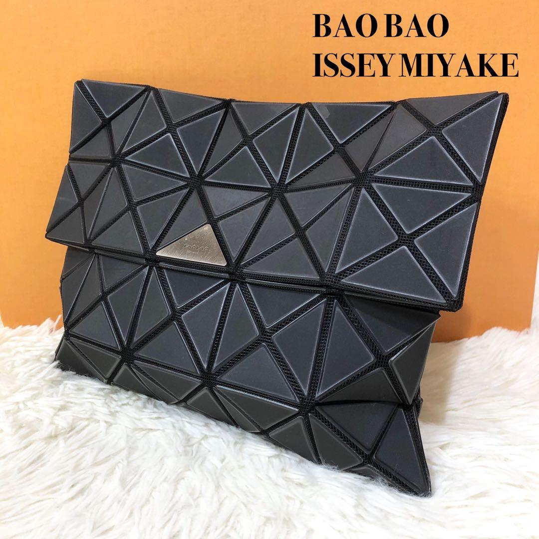 良品】バオバオイッセイミヤケ クラッチバッグ ブラック プレート