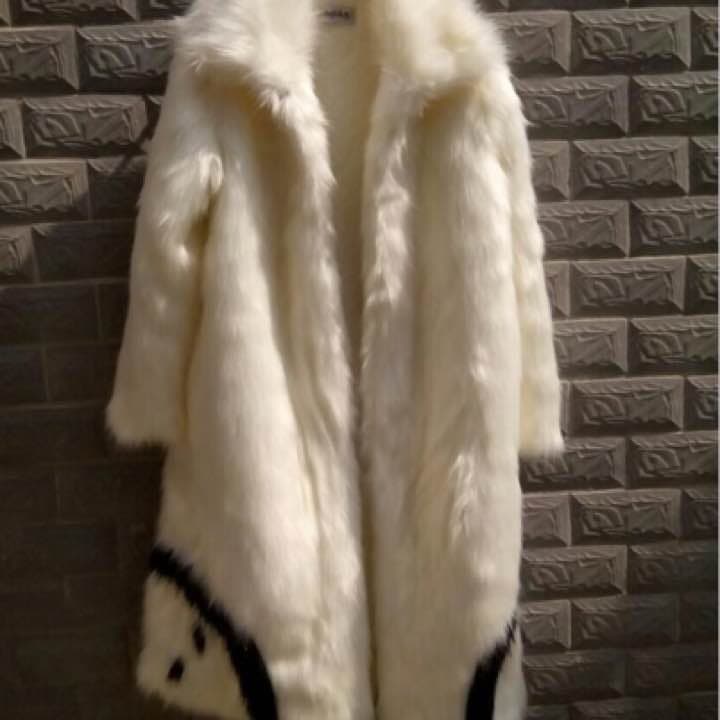 ピタカゲ G-Dragon着用 白ファーコート