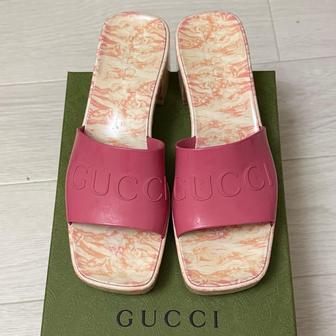 GUCCI シャイニーラバー サンダル 36 ピンク 箱付 - メルカリ