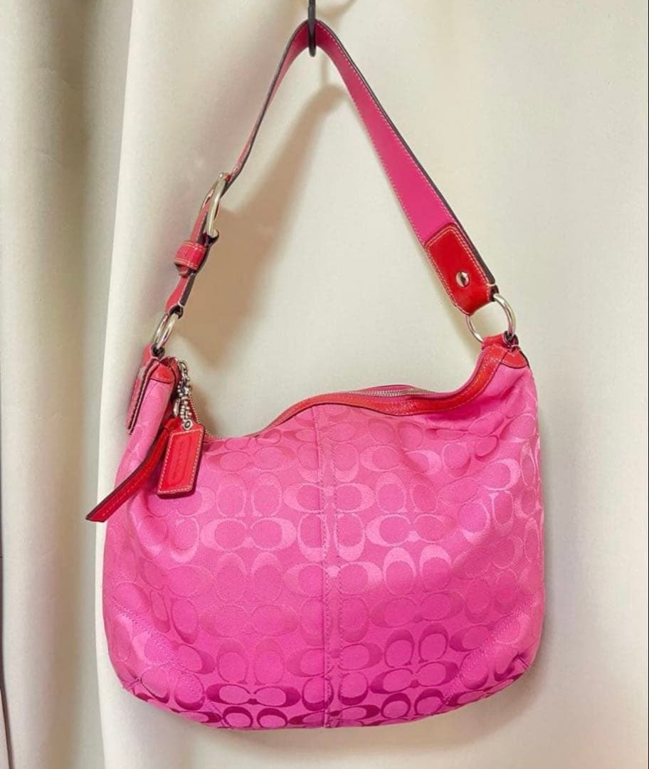 COACH ピンク Soho Hobo ショルダーバッグ Soho Hobo Bag - Coach - Leather - Pink Pony-style calfskin ref