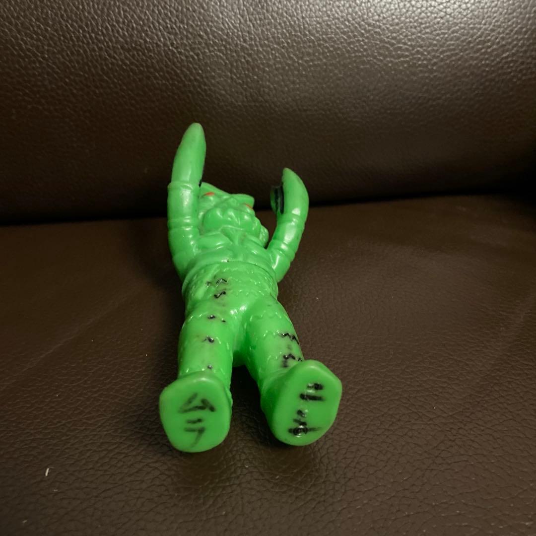 70年代当時物ブルマァク製ミニソフビ・バルタン星人 - メルカリ