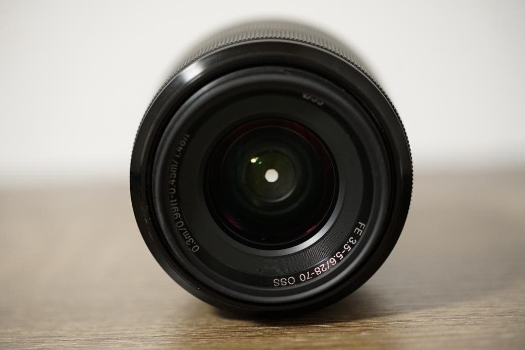 SONY E 28-70mm F3.5-6.3 OSS ズームレンズ