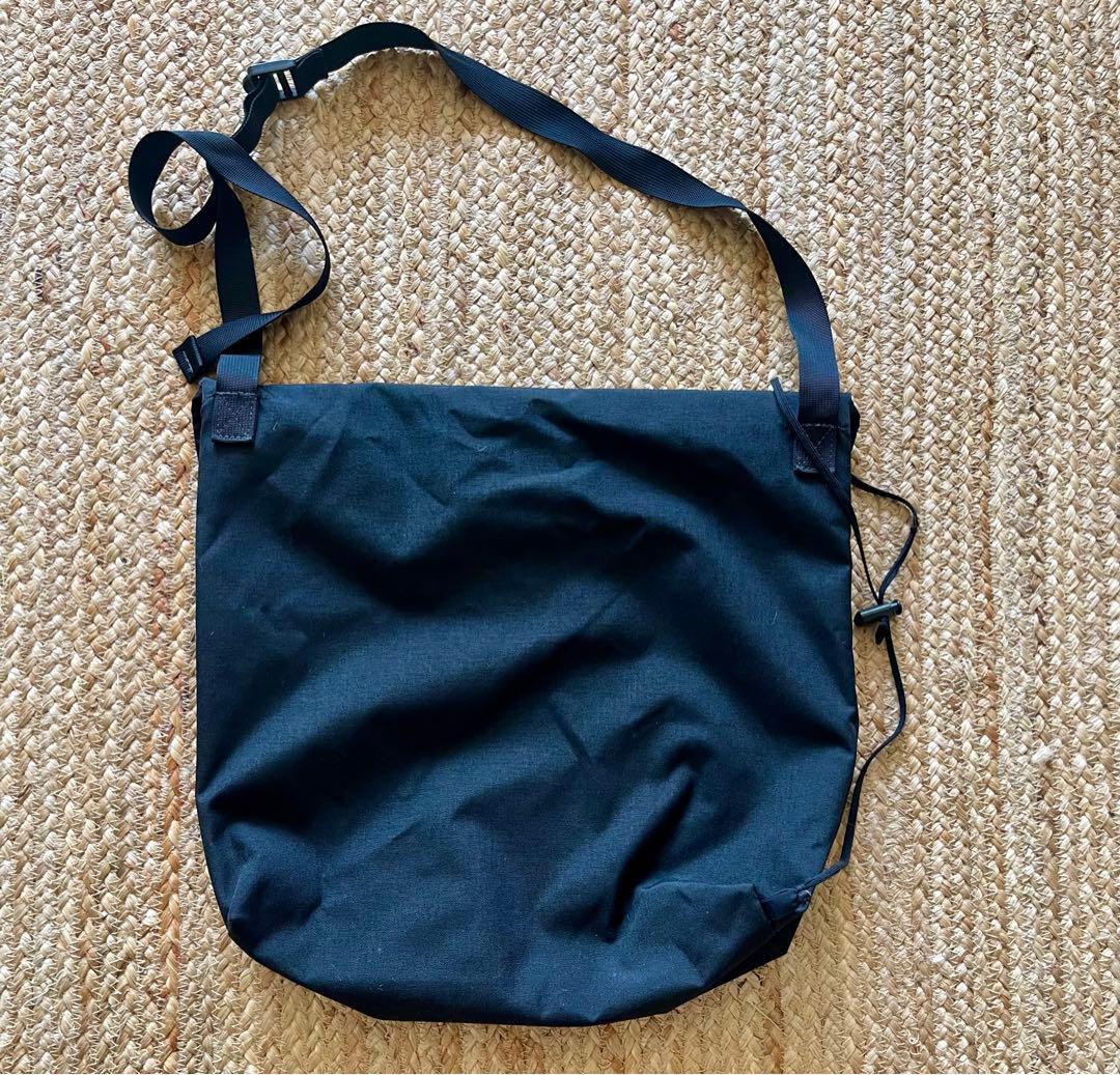 SPACE AGE TECHNOLOGIES zine holder - メルカリ