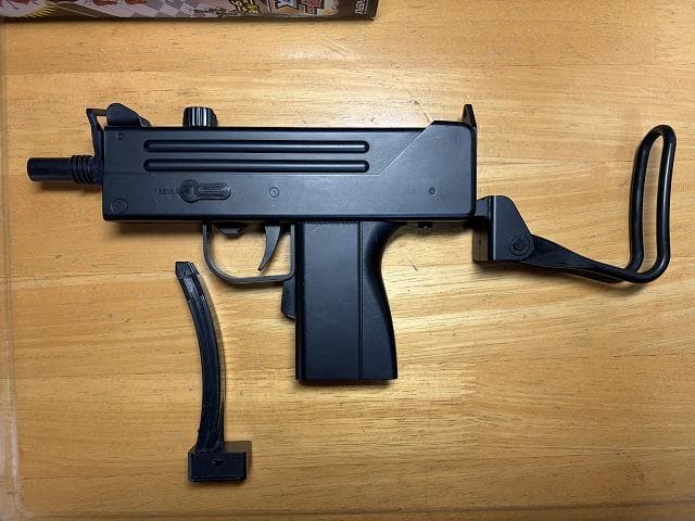 あ*き様 ジャンク扱い・10禁エアガンセット+ホルスター+ライフルケース