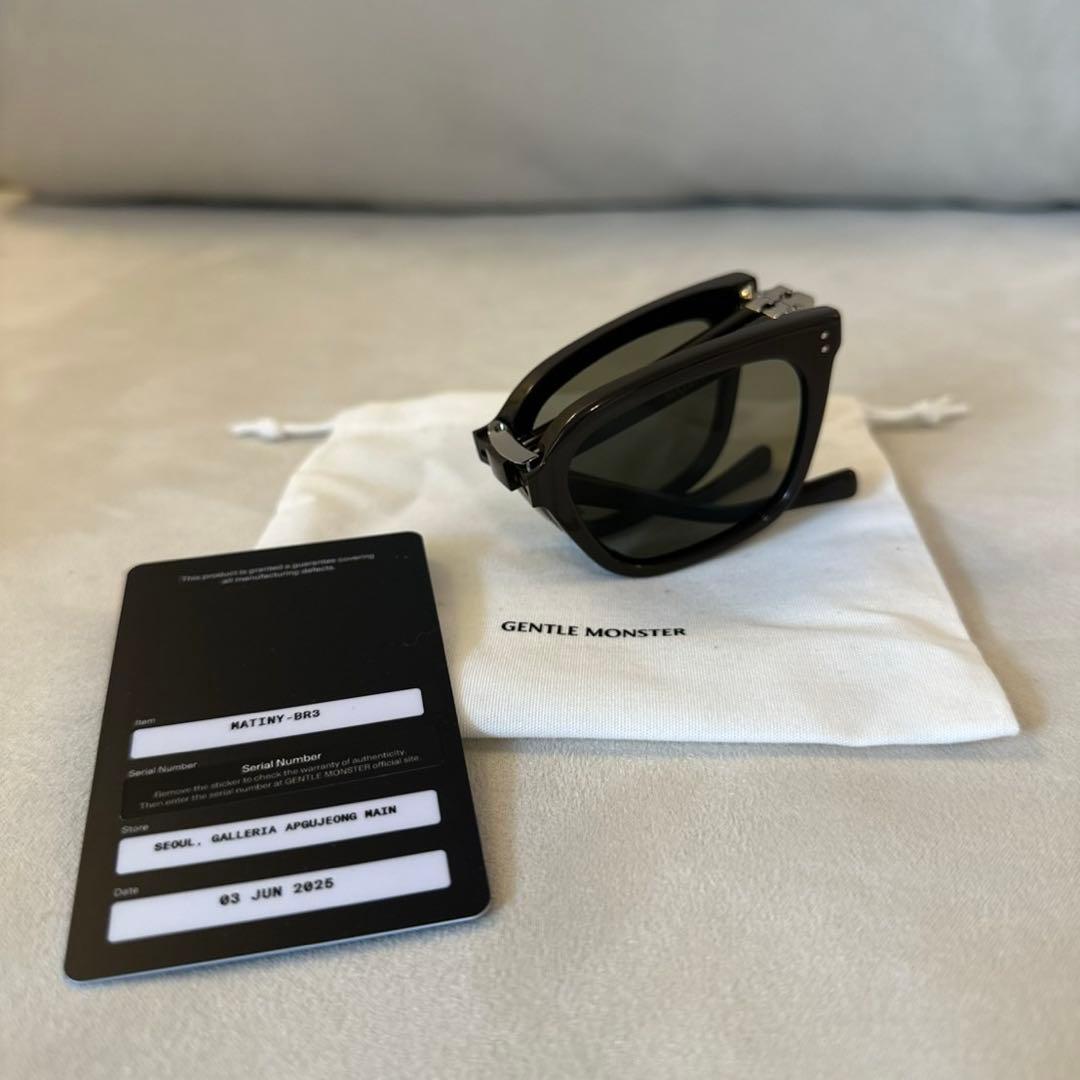 完売品】GENTLE MONSTER 韓国限定カラー 折りたたみサングラス - メルカリ