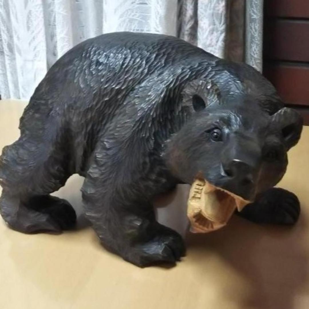 アイヌの木彫家「荒木 繁」の大きな熊の木彫り - メルカリ