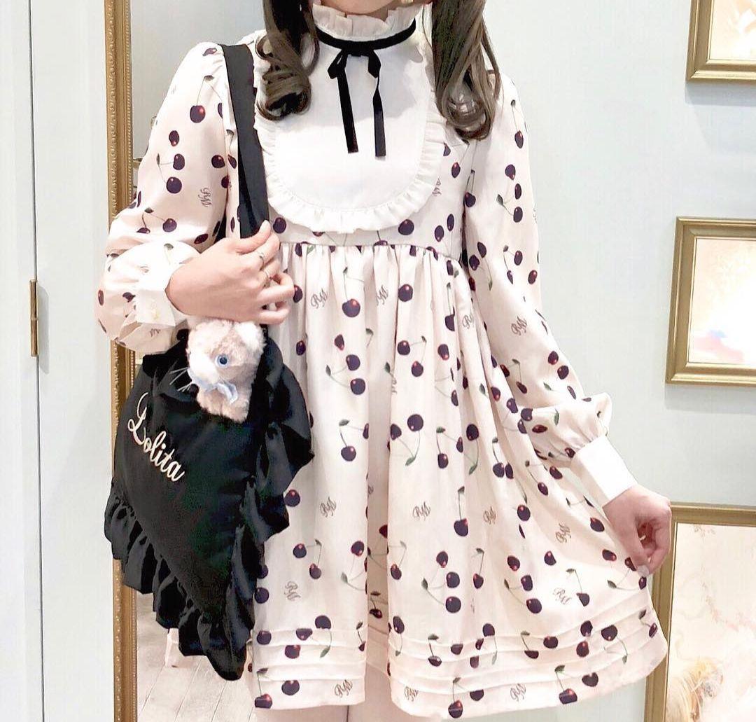 ローズマリーソワール ワンピ チェリー柄