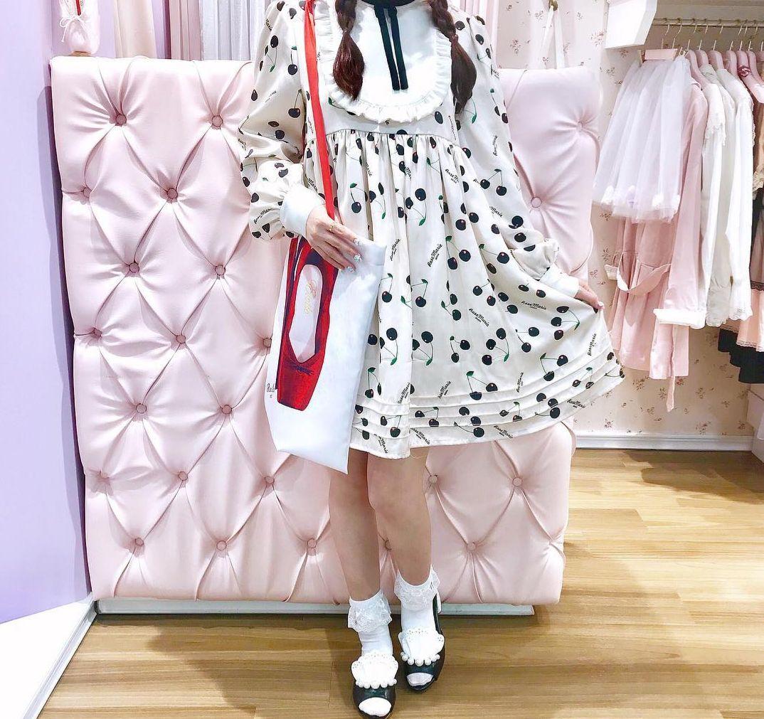 ローズマリーソワール ワンピ チェリー柄