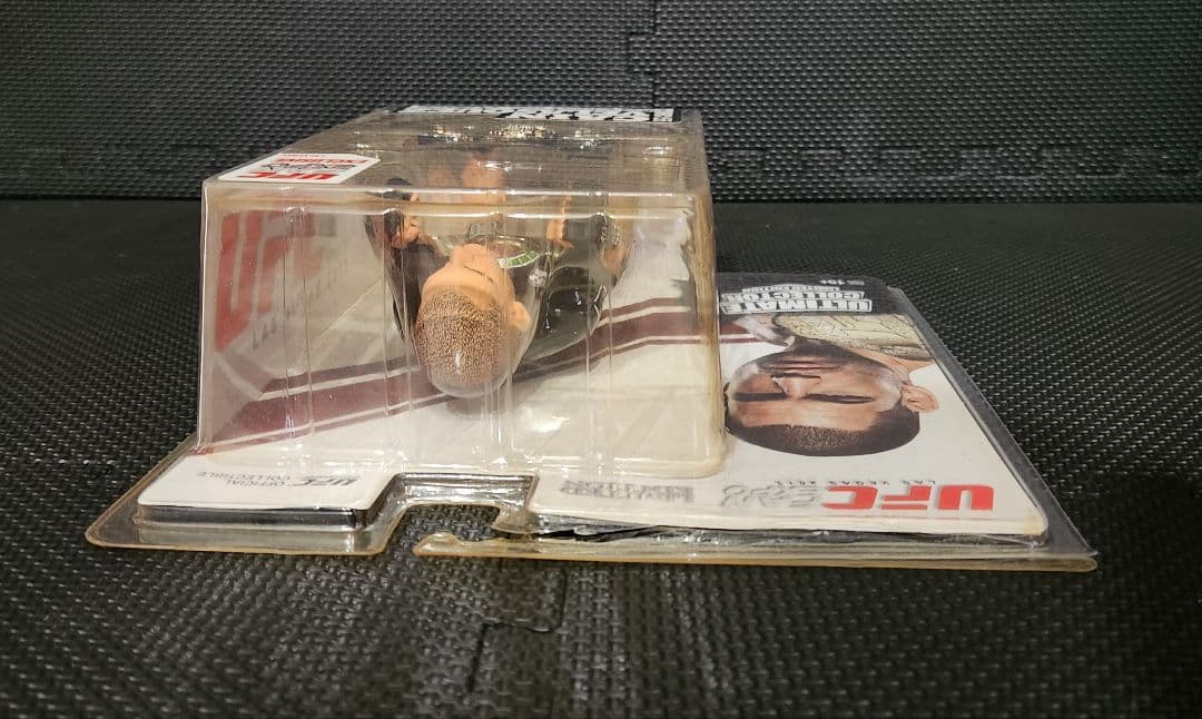 UFC ROUND5 フィギュア 限定版 ケイン・ヴェラスケス - メルカリ