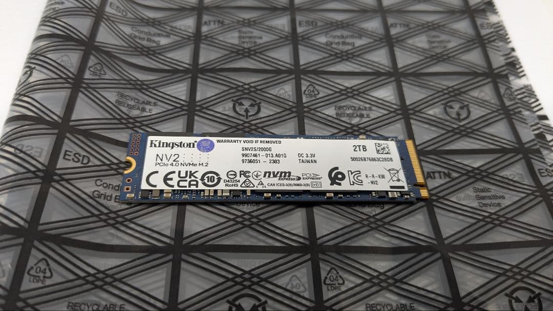 Kingston NVMe 2TB SSD 健康度99% M.2 2280