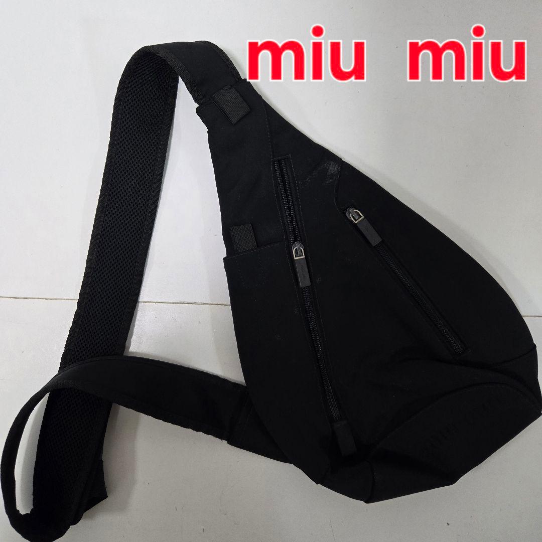 miu miu ブラック ショルダーバッグ