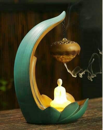 家庭用室内沈香炉   あかりをつける  アロマボールの透かし彫檀香炉置物 家庭用室内沈香炉 あかりをつける アロマボールの透かし彫檀香炉置物