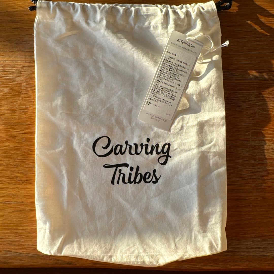 Carving Tribes エンボス花柄ショルダーバッグ - メルカリ