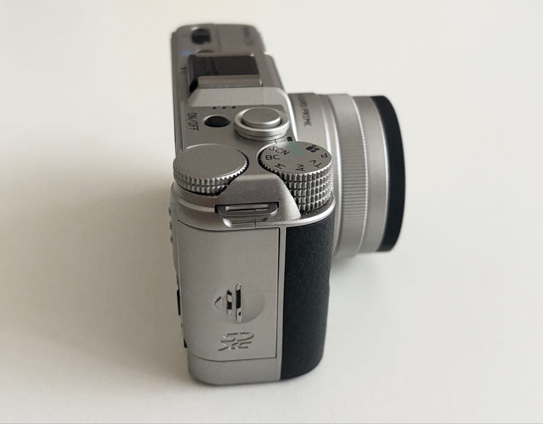 レンズ3本付き！ PENTAX Q10 レンズセット シルバー - メルカリ