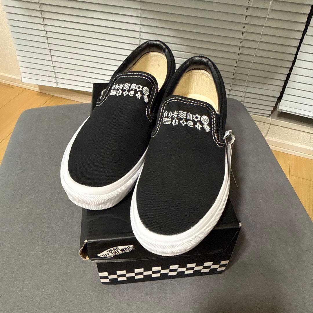 ONE OK ROCK VANS コラボ スリッポン - メルカリ