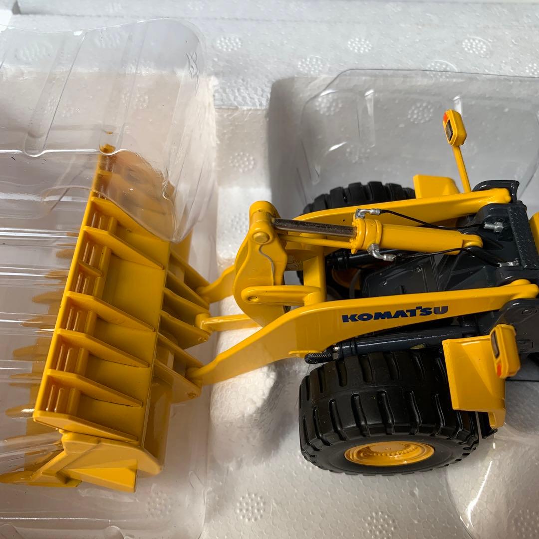 コマツ WA600 ホイールローダー 1/50 未展示品 - メルカリ
