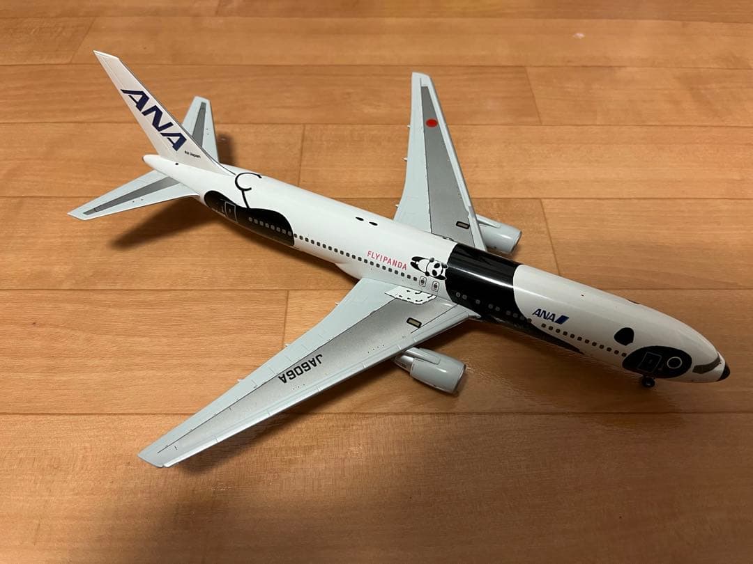 全日空商事ANA B767-300ER FLY!パンダ JA606A 1/200 - メルカリ