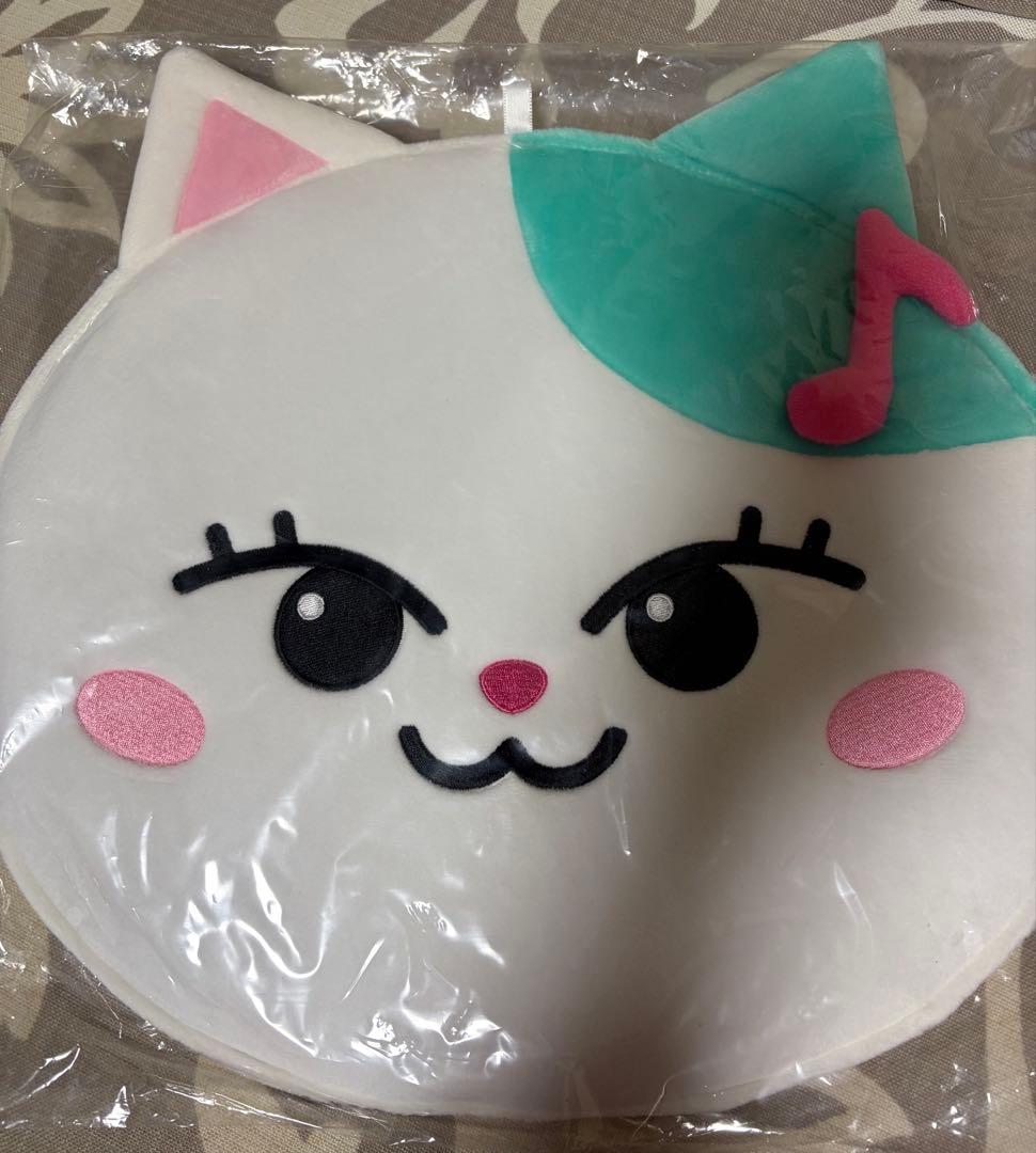 NiziU うちわ うちわケース パッチンバンド まとめ売り - メルカリ