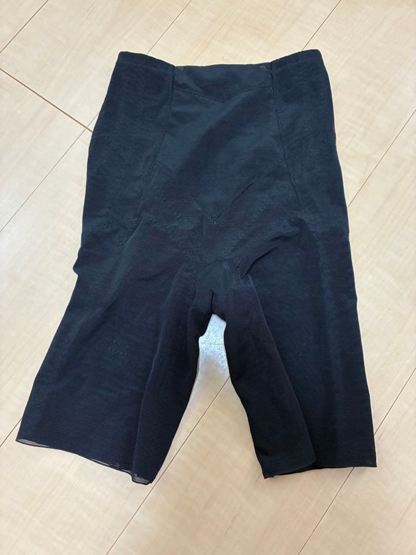 peu a beaute プウアボーテ　骨盤ヒップガードル　ブラック58 5801b76154fea9d773496fcc7378e3