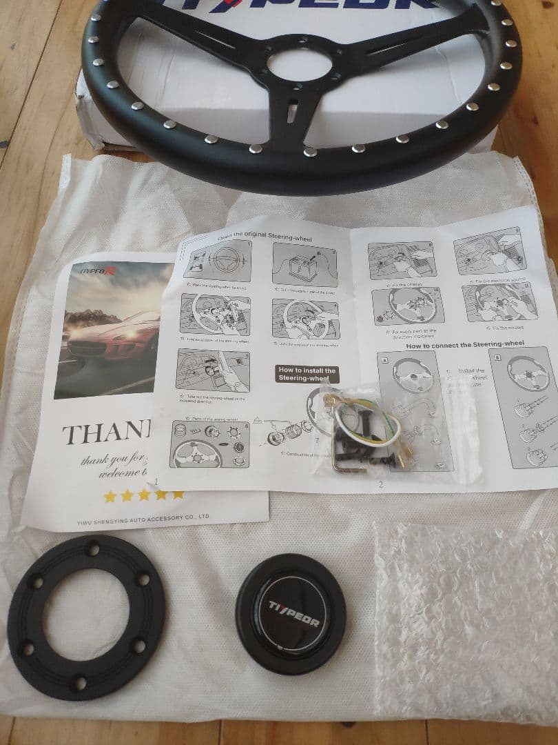 新品・未使用 フルビレット 黒 350mm MOMOピッチ70 リベットSS32